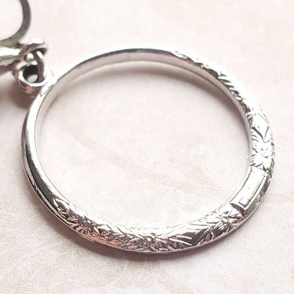 VTG Crown Trifari Silvertone Hoop Earrings Clip on 1” Diam Floral Wreath Signed - Picture 2 of 9